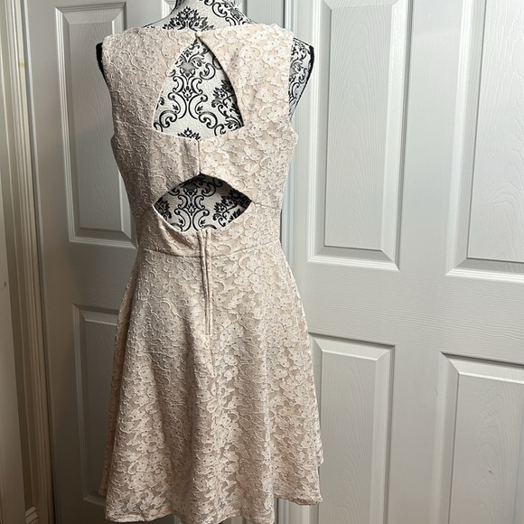 Speechless Cream Snatched Waist Sparkle Dress Juniors 13 - Picture 4 of 6